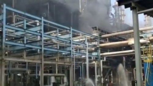 廣東珠海一化工廠發生爆炸 現場濃煙滾滾火光沖天